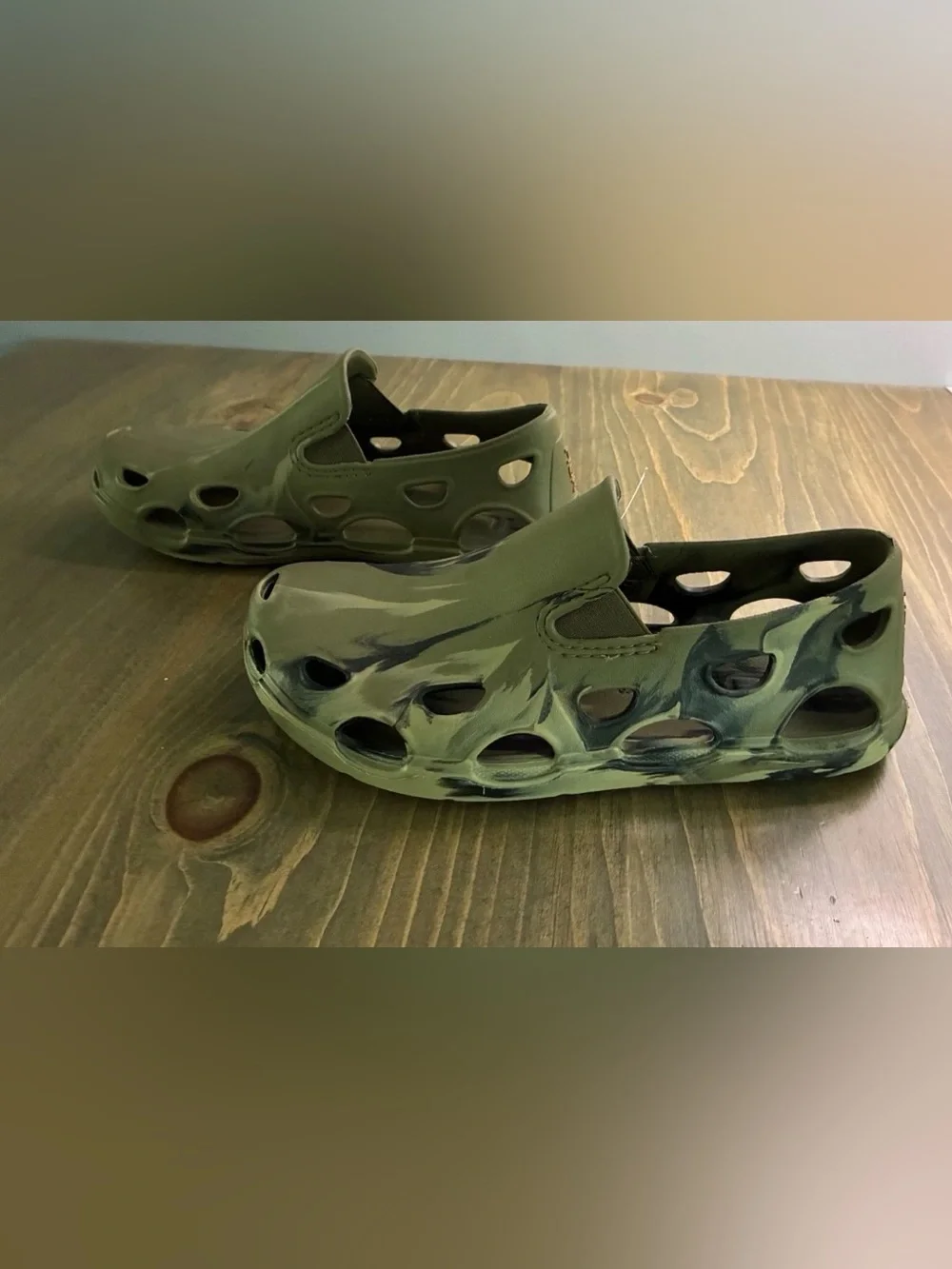 Huk Performance Fishing Brewster ATR Men’s Sz 8 Rubber Shoes Green Camo New tags